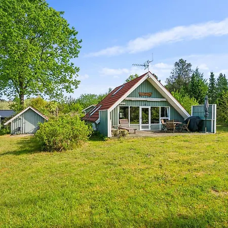 Feriehus Idyllic Summer House In Calm, Surroundings *