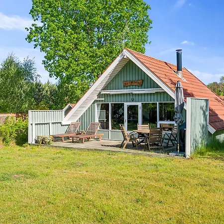 Feriehus Idyllic Summer House In Calm, Surroundings
